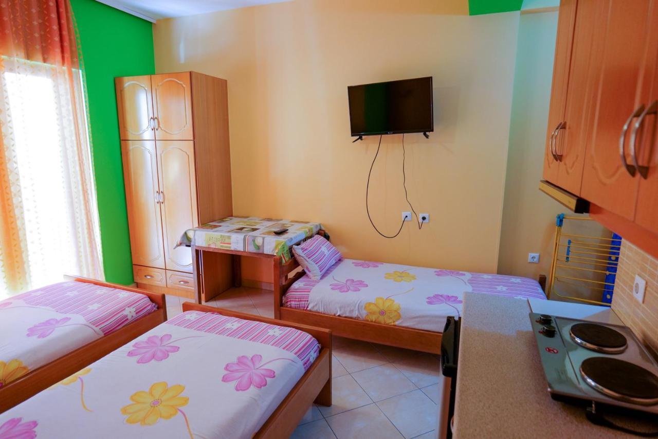 Vila Lida Sarandë エクステリア 写真