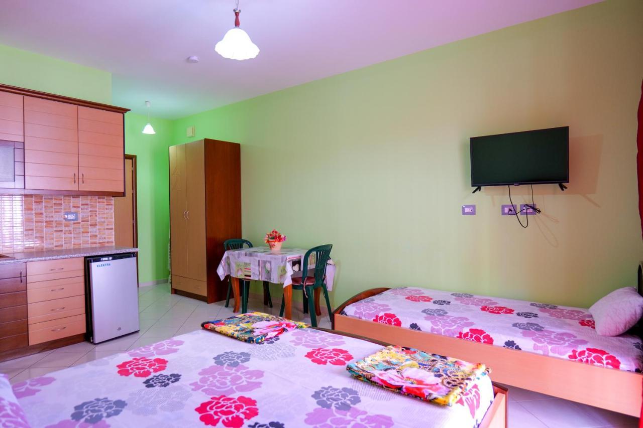 Vila Lida Sarandë エクステリア 写真