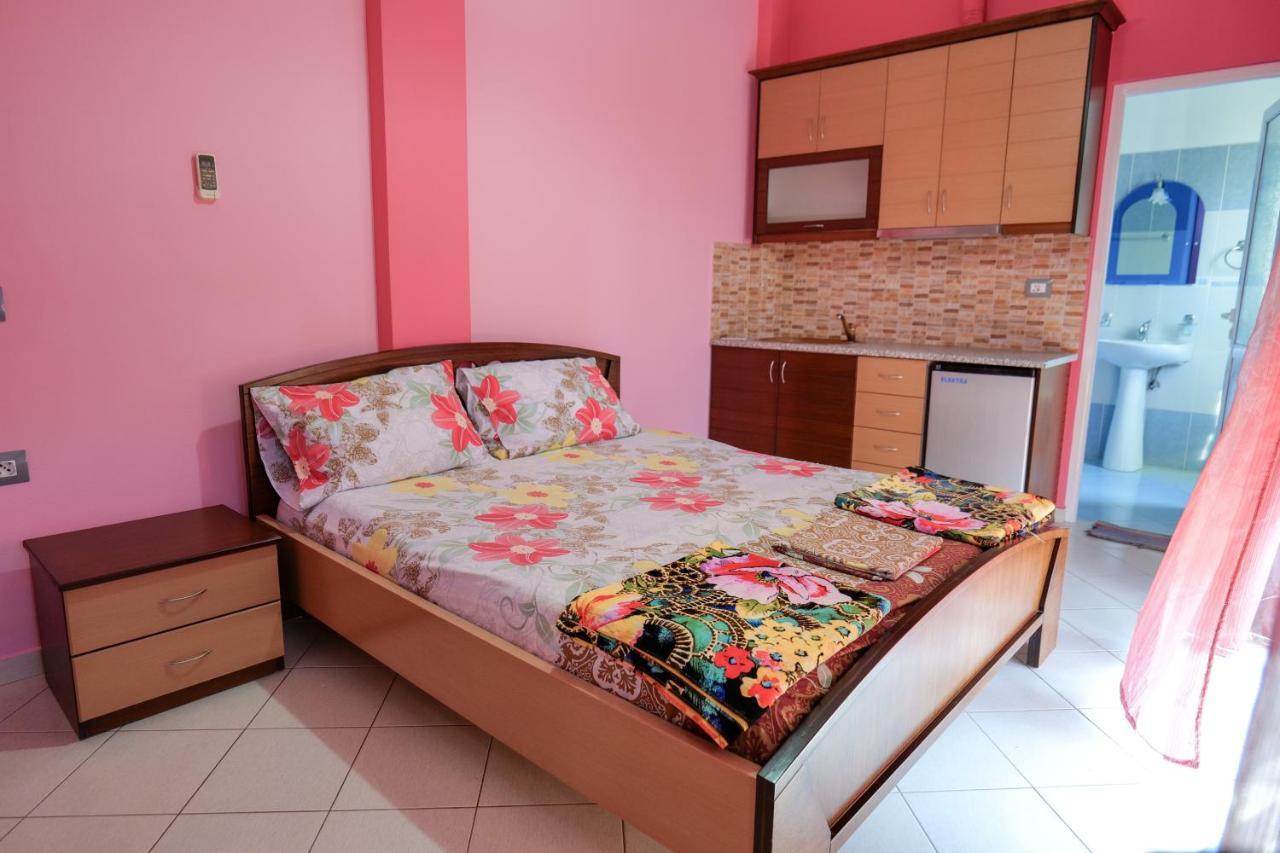 Vila Lida Sarandë エクステリア 写真