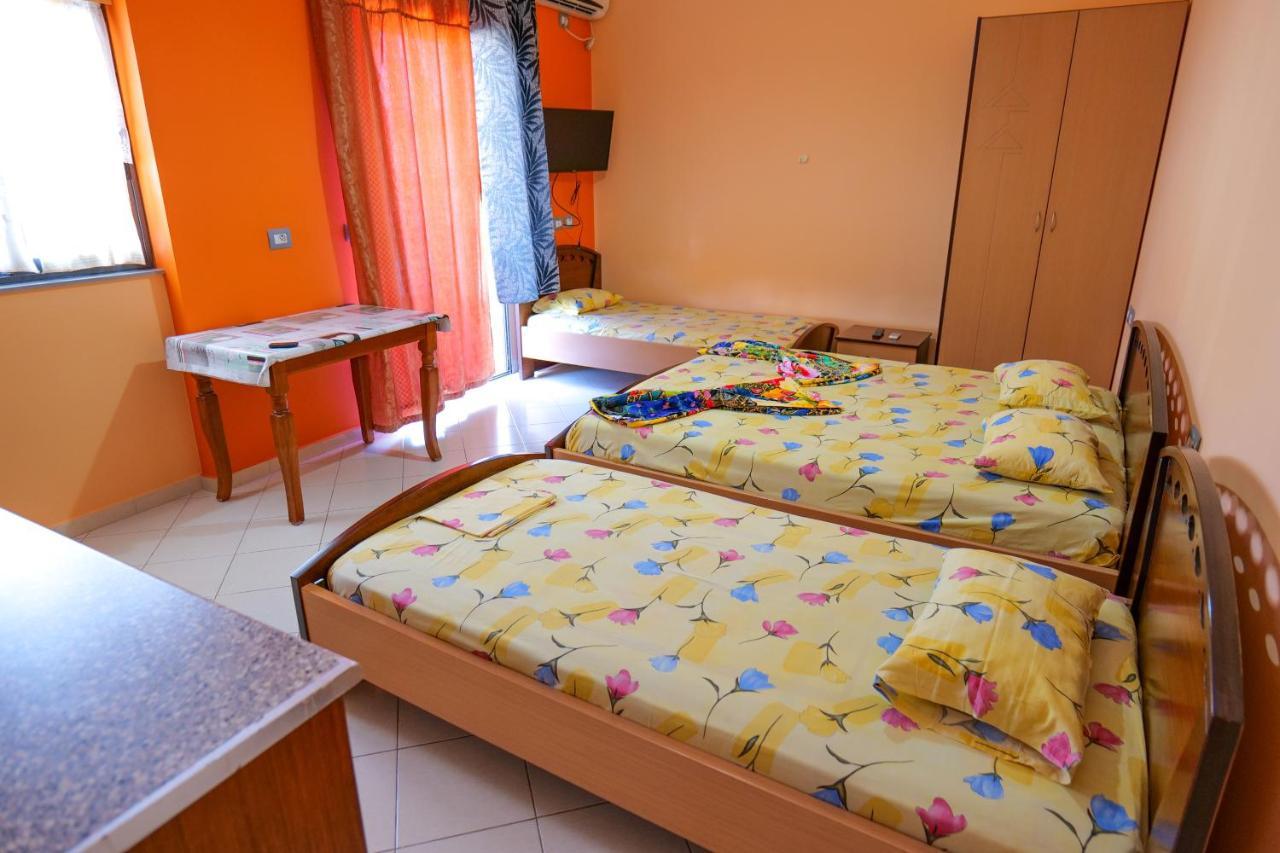 Vila Lida Sarandë エクステリア 写真