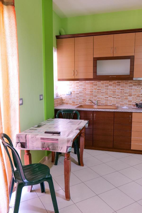 Vila Lida Sarandë エクステリア 写真