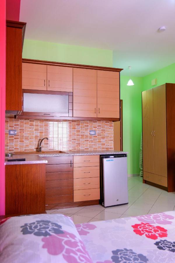 Vila Lida Sarandë エクステリア 写真