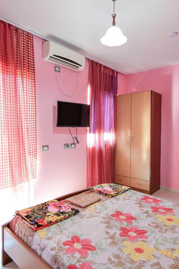 Vila Lida Sarandë エクステリア 写真