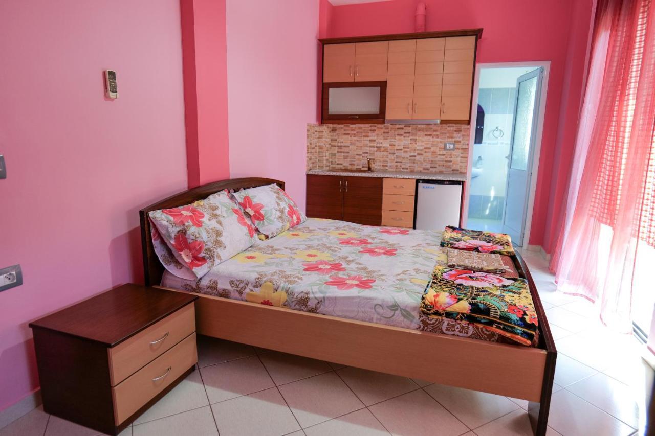 Vila Lida Sarandë エクステリア 写真