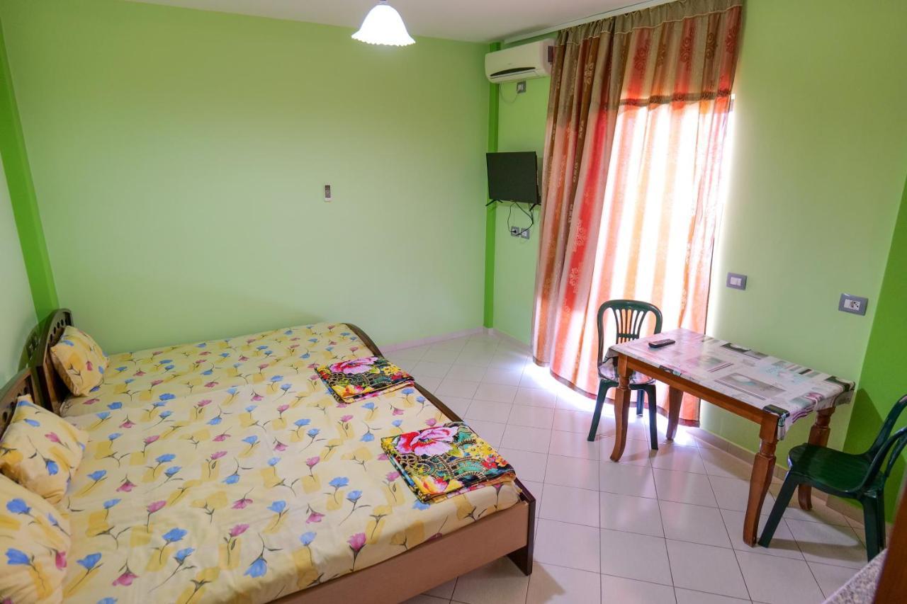Vila Lida Sarandë エクステリア 写真