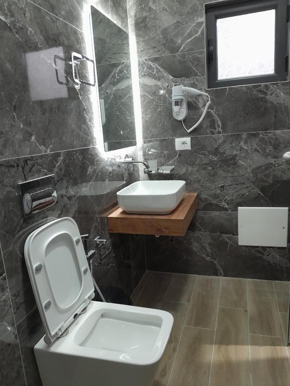 Vila Lida Sarandë エクステリア 写真