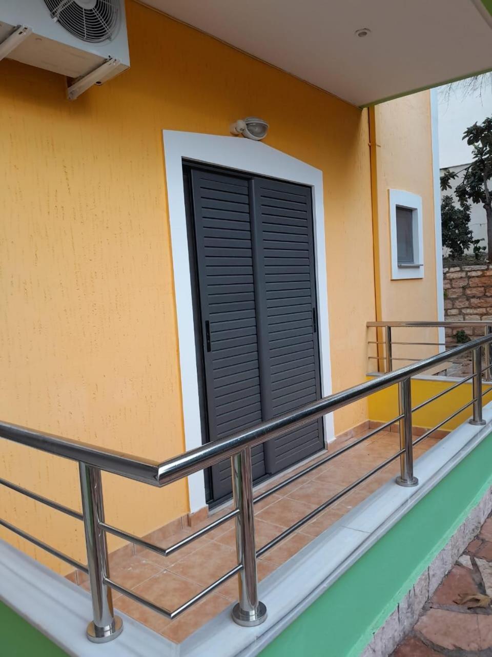 Vila Lida Sarandë エクステリア 写真